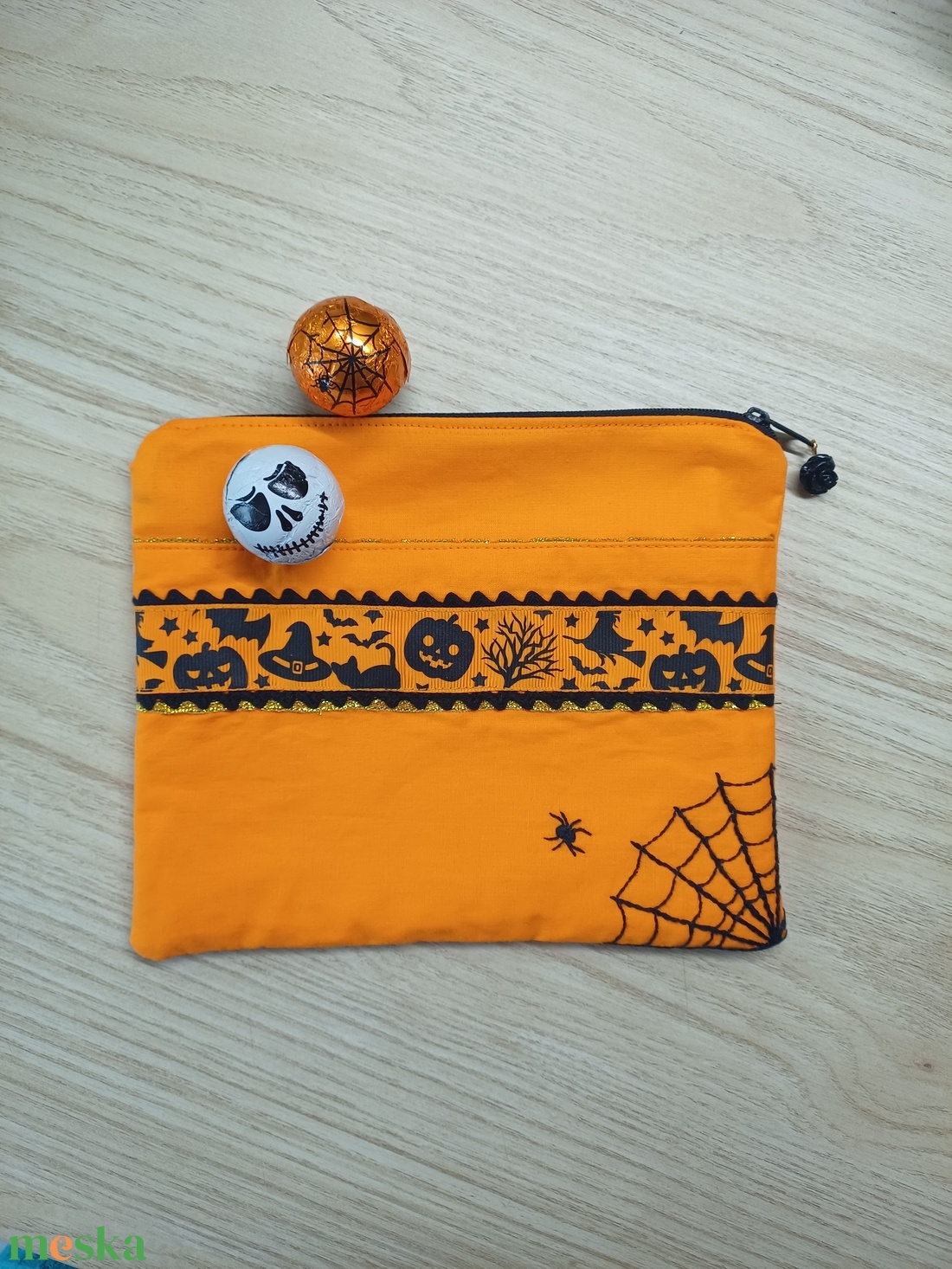 Pókos nesszeszer halloweeni hangulatban - táska & tok - neszesszer - Meska.hu Pókos nesszeszer halloweeni hangulatban - táska & tok - neszesszer - Meska.hu