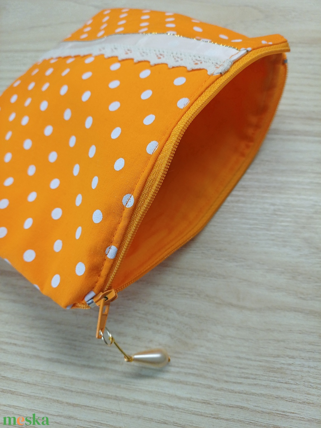 Narancssárga pöttyös nesszeszer  - táska & tok - neszesszer - Meska.hu
