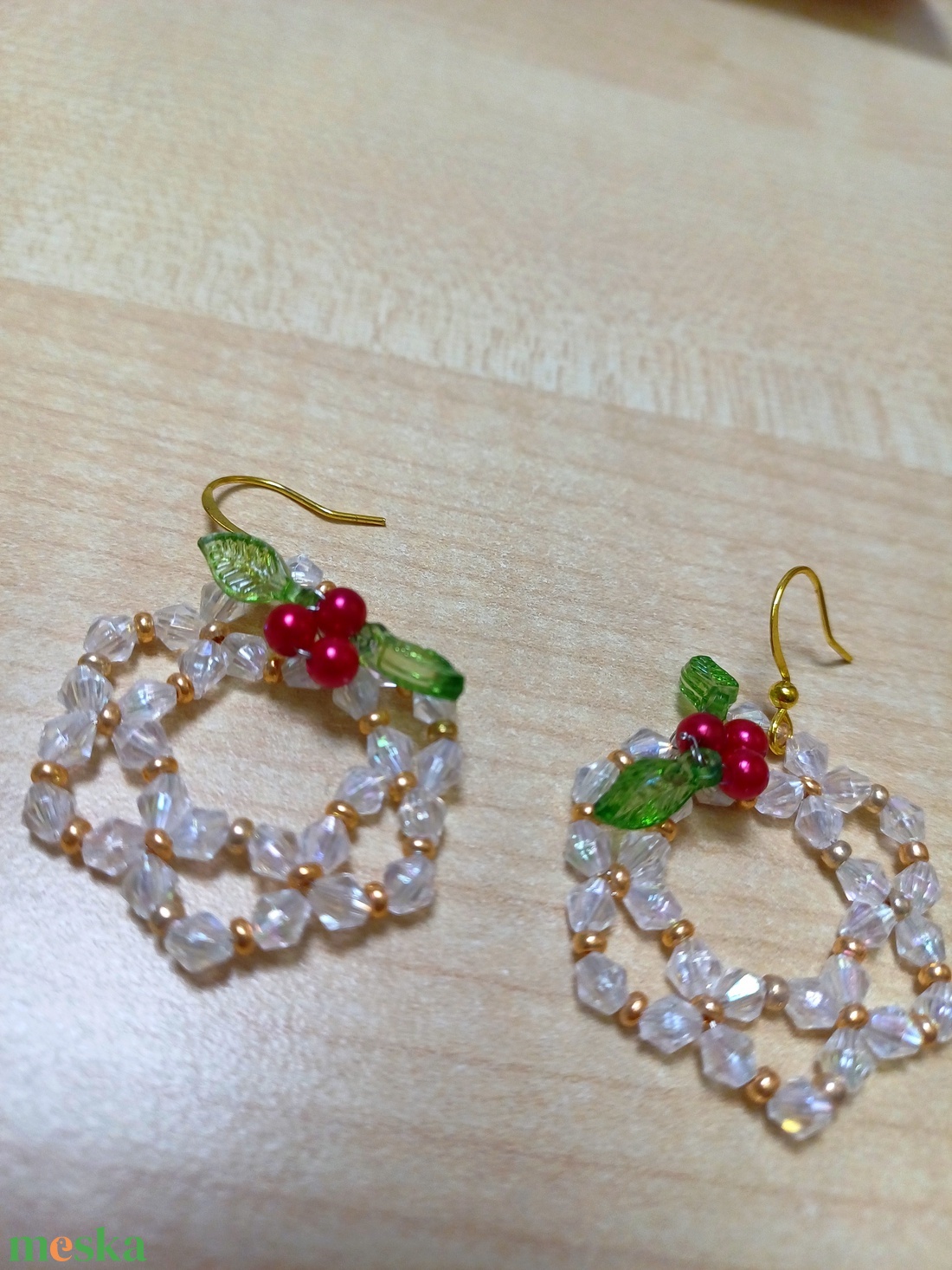 Gyöngykoszorú magyallal fülbevaló - ékszer - fülbevaló - lógós kerek fülbevaló - Meska.hu