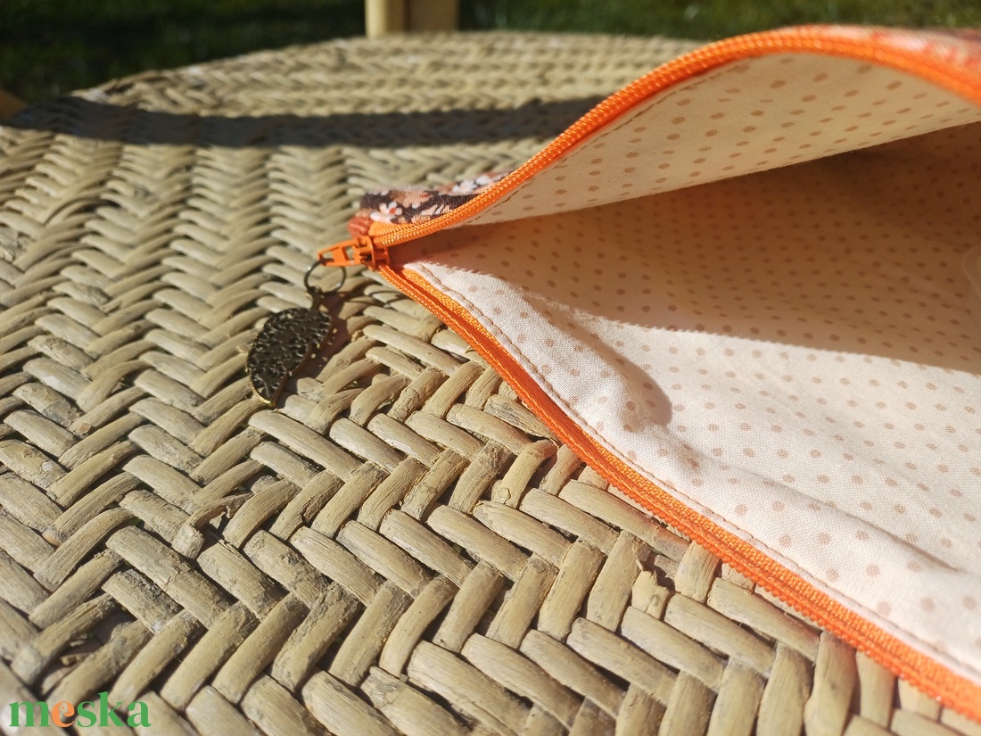 Barna csipkés, virágos neszesszer  - táska & tok - neszesszer - Meska.hu