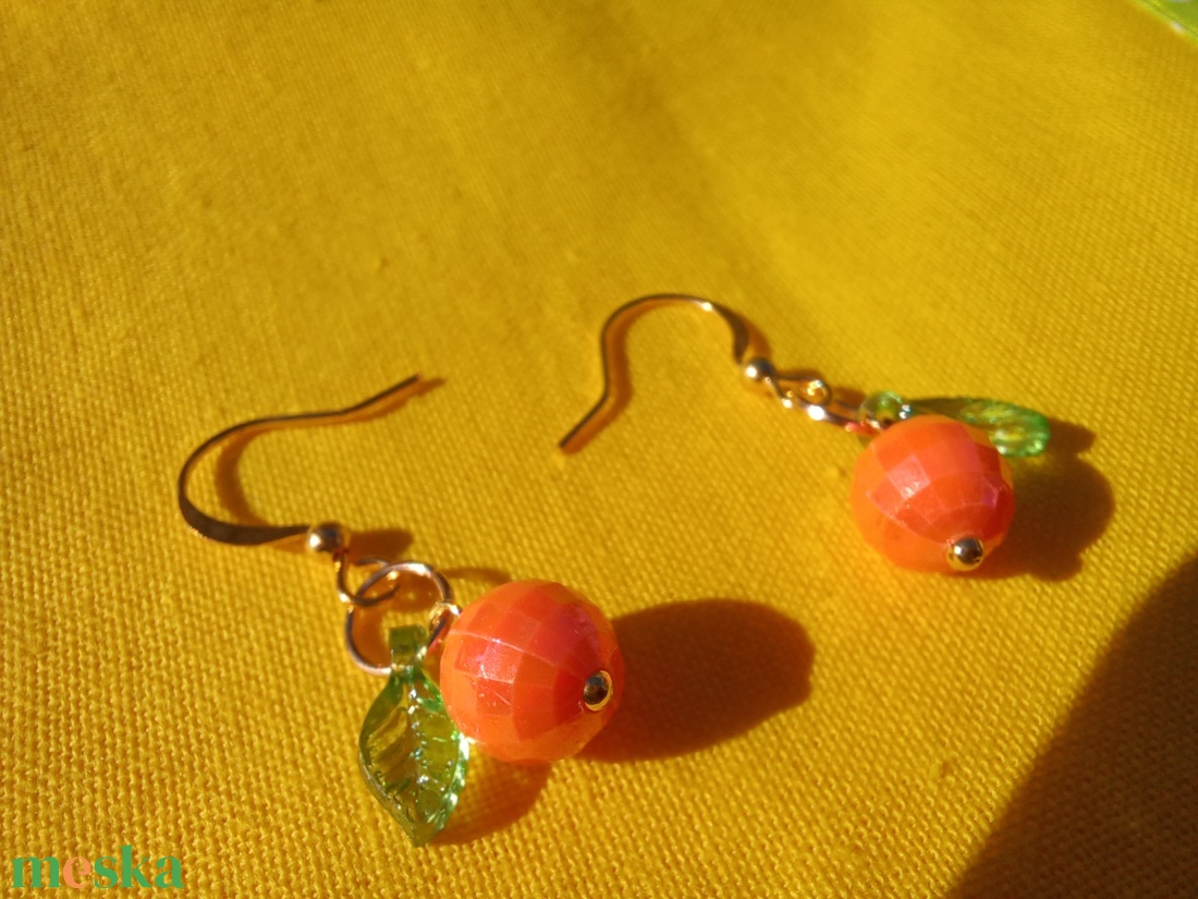 Kis narancs levéllel - fülbevaló  - ékszer - fülbevaló - lógó fülbevaló - Meska.hu