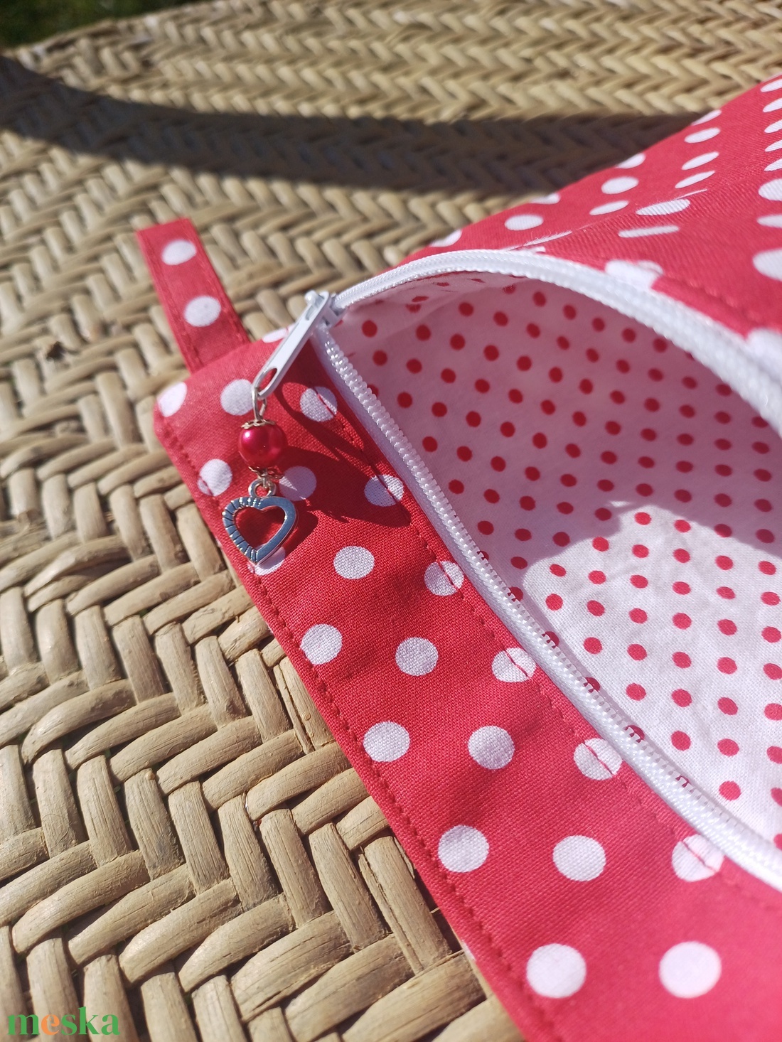 Piros pöttyös álló neszesszer  - táska & tok - neszesszer - Meska.hu