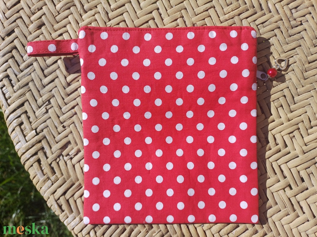 Piros pöttyös álló neszesszer  - táska & tok - neszesszer - Meska.hu