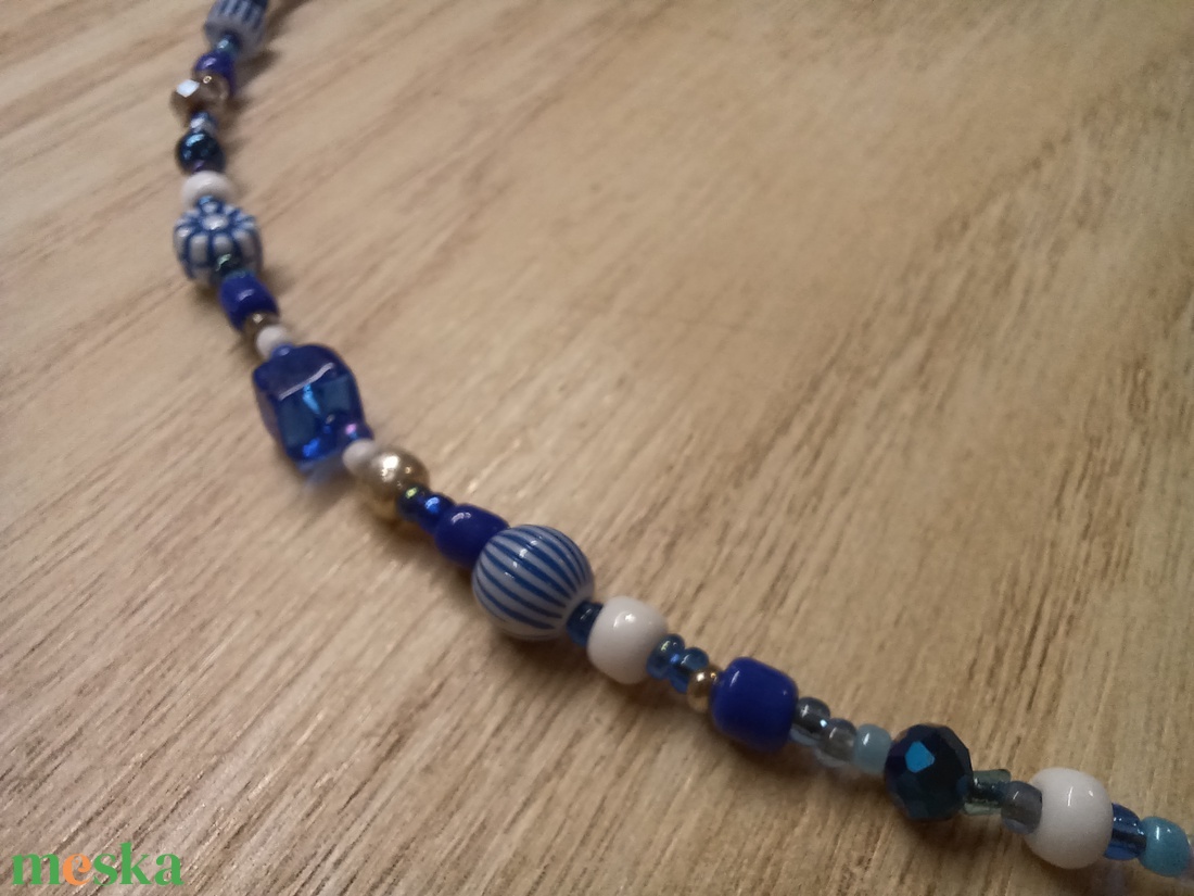 Kék-fehér nyaklánc - ékszer - nyaklánc - gyöngyös nyaklánc - Meska.hu