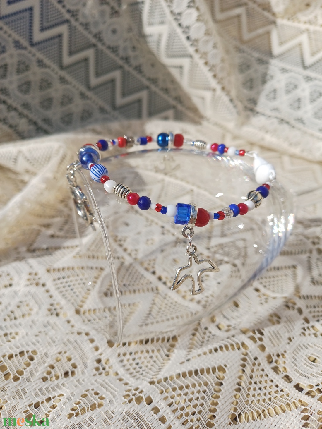 Tengerész hangulatú charm karkötő  - ékszer - karkötő - karkötő medállal - Meska.hu