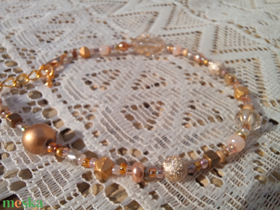 Aranyló karkötő keleties hangulatban - ékszer - karkötő - gyöngyös karkötő - Meska.hu