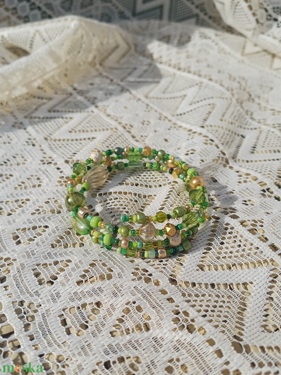 Zöld-arany memória karkötő  - ékszer - karkötő - memóriadrótos karkötő - Meska.hu
