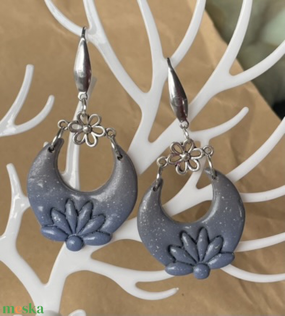 Kék színátmenetes lótusz fülbevaló - ékszer - fülbevaló - lógó fülbevaló - Meska.hu