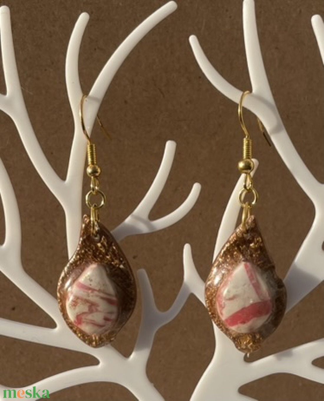 Bronz alapon márványos érme - ékszer - fülbevaló - lógó fülbevaló - Meska.hu