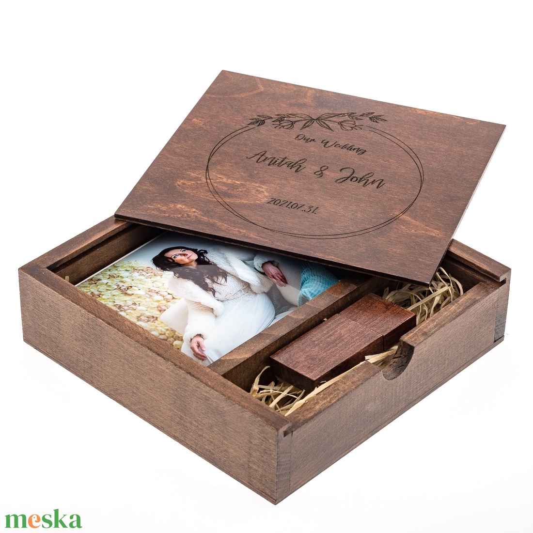 Fénykép + USB tartó fadoboz 180x180 mm-es, gesztenye - esküvő - esküvői szett - Meska.hu Fénykép + USB tartó fadoboz 180x180 mm-es, gesztenye - esküvő - esküvői szett - Meska.hu