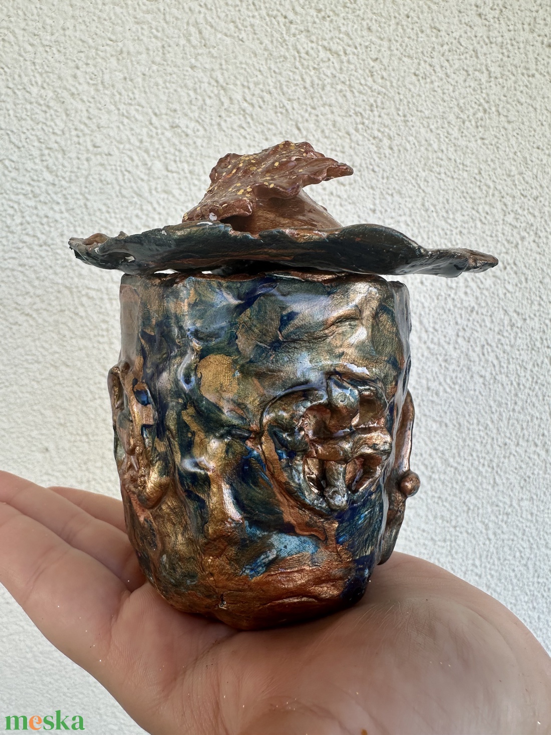 Lombszárny Lak arany és kék akrilfestékkel,gyurmából. LED világítással - otthon & életmód - dekoráció - asztal és polc dekoráció - díszüveg - Meska.hu