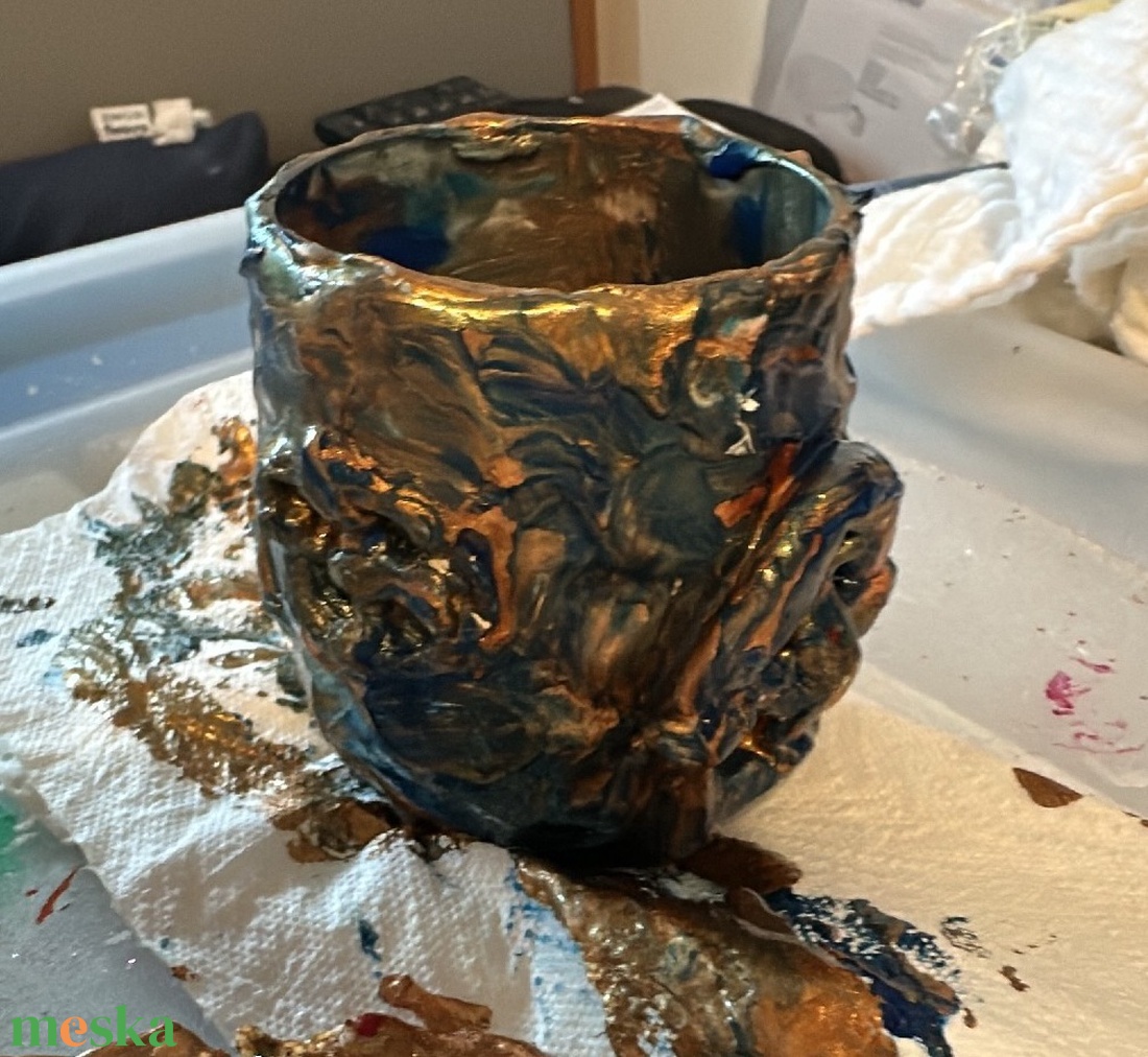 Lombszárny Lak arany és kék akrilfestékkel,gyurmából. LED világítással - otthon & életmód - dekoráció - asztal és polc dekoráció - díszüveg - Meska.hu