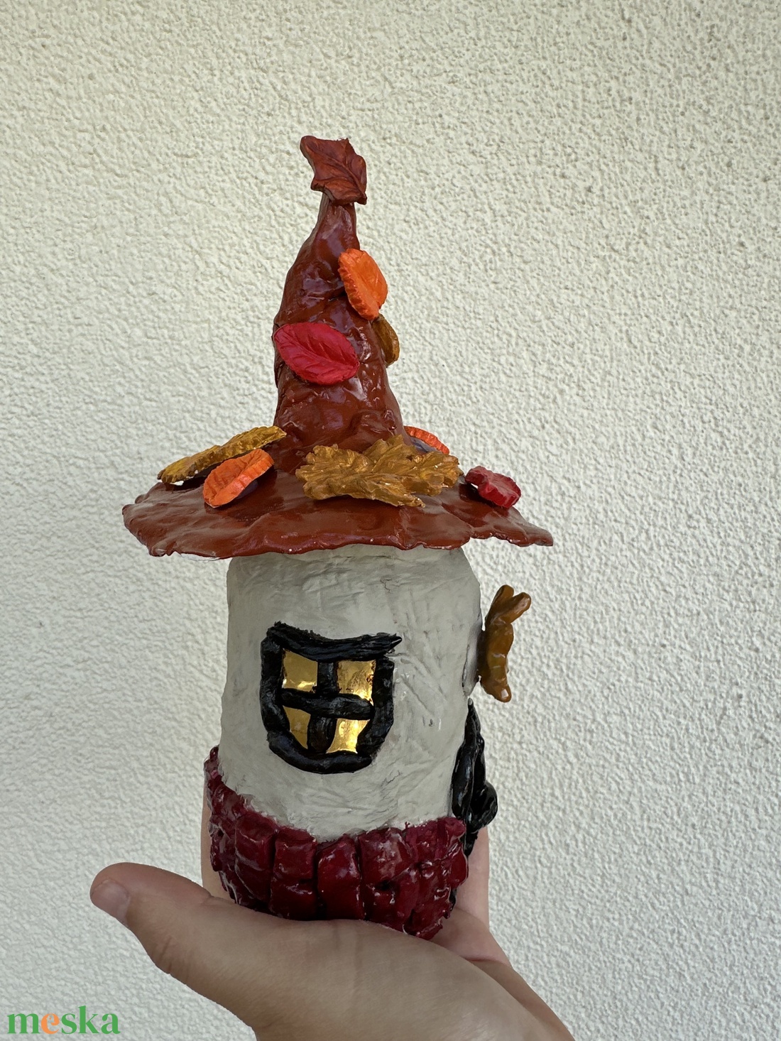 Macskaköves tündérbolt házikó, LED világítással, gyurmából és akrilfestékkel színezve - otthon & életmód - dekoráció - asztal és polc dekoráció - díszüveg - Meska.hu