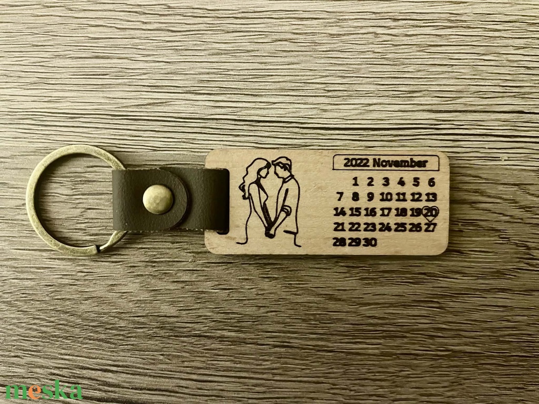 Személyre szabott fa kulcstartó pároknak - örökítsd meg az első közös pillanatot - táska & tok - kulcstartó & táskadísz - kulcstartó - Meska.hu