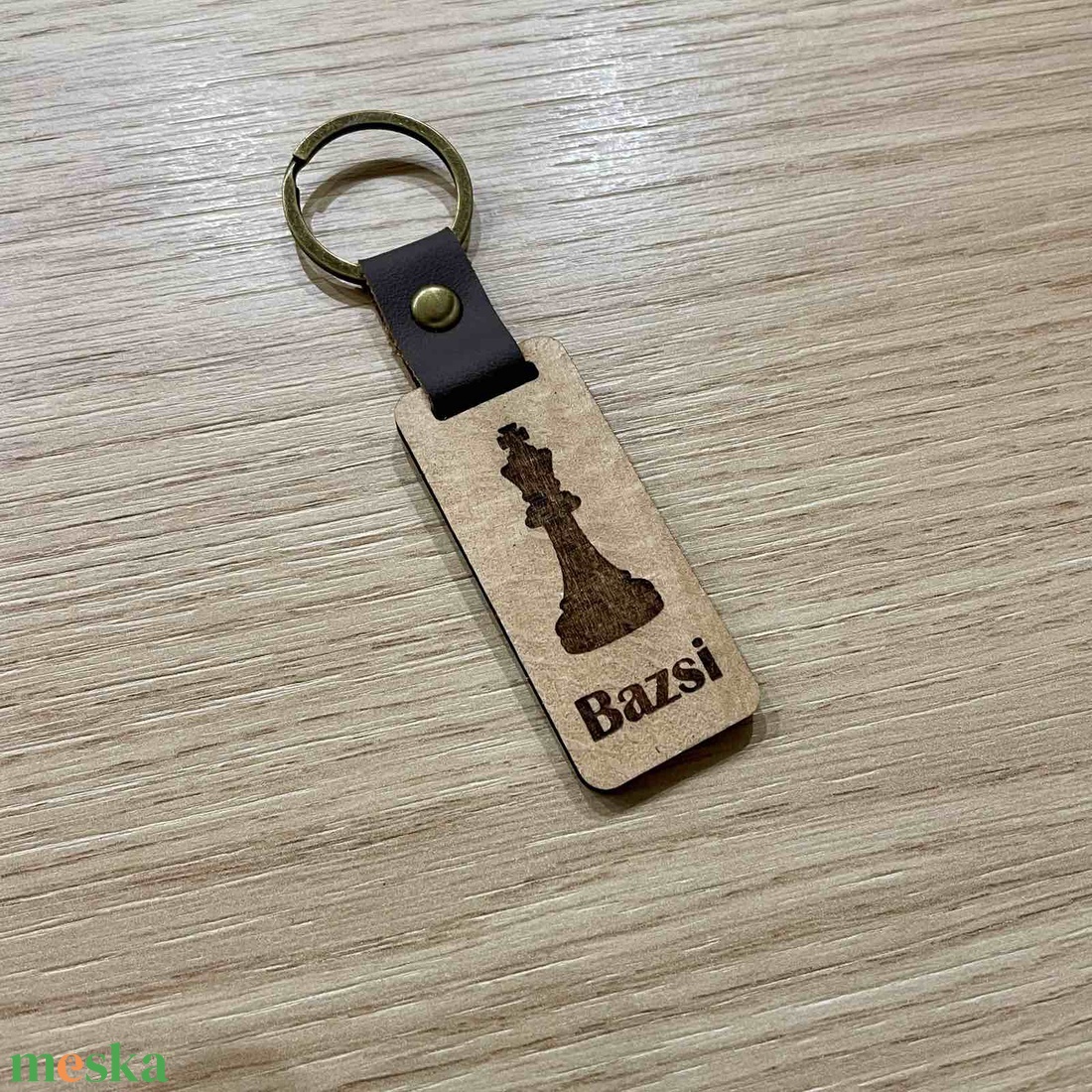 Különleges, személyre szóló ajándék pároknak - ahol a király és a királynő mindig együtt vannak - táska & tok - kulcstartó & táskadísz - kulcstartó - Meska.hu