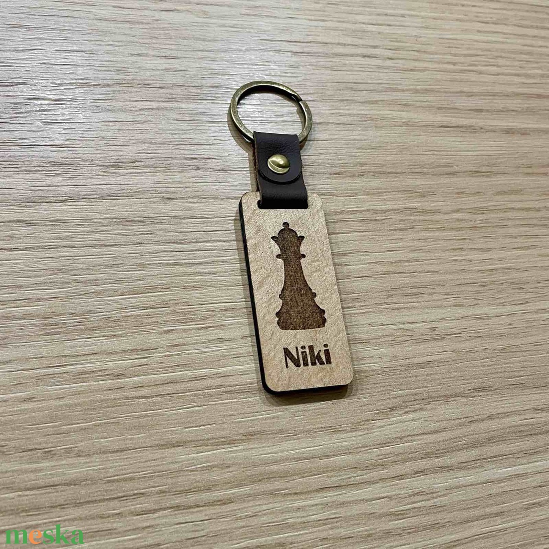 Különleges, személyre szóló ajándék pároknak - ahol a király és a királynő mindig együtt vannak - táska & tok - kulcstartó & táskadísz - kulcstartó - Meska.hu