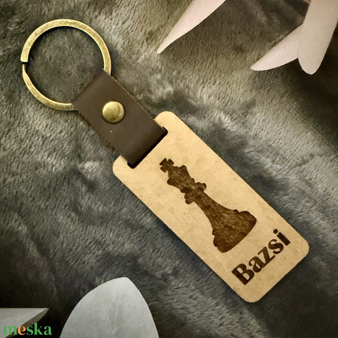 Egyedi, személyre szabott fa kulcstartó - mert minden király megérdemel egy koronát - táska & tok - kulcstartó & táskadísz - kulcstartó - Meska.hu