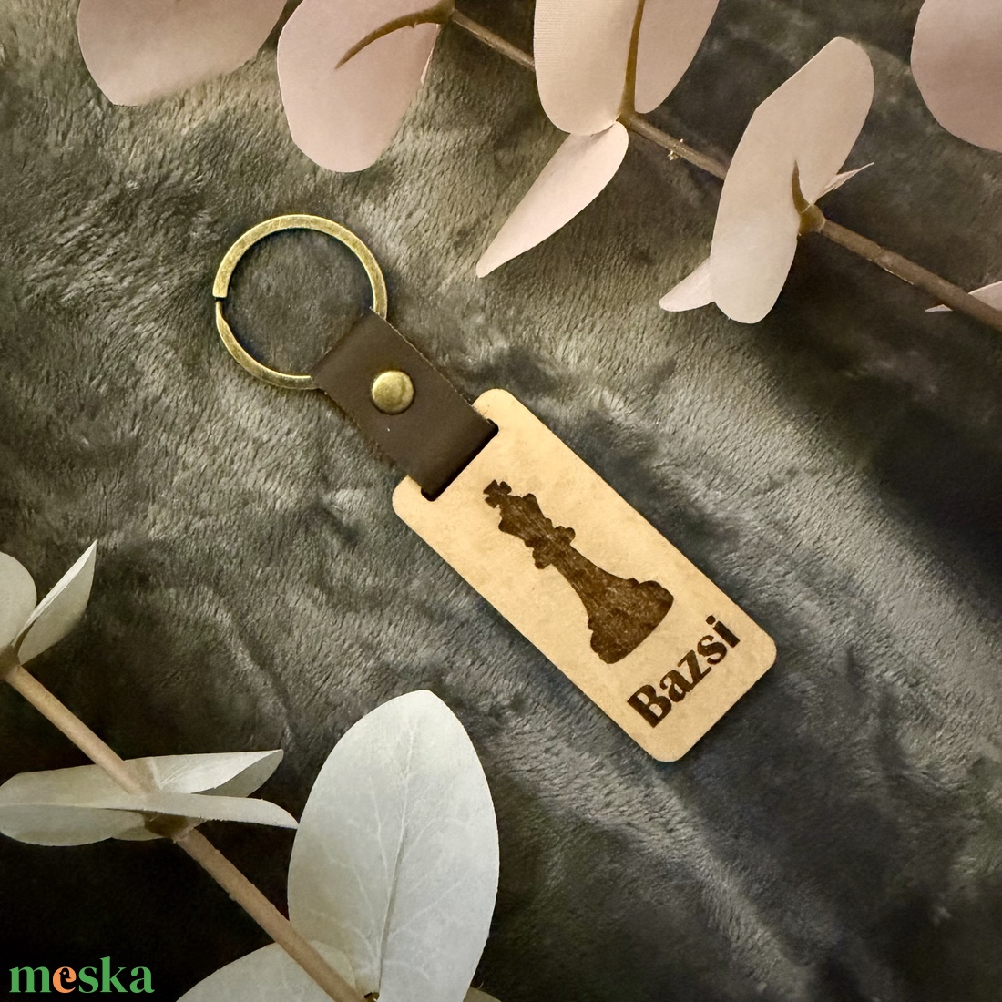 Egyedi, személyre szabott fa kulcstartó - mert minden király megérdemel egy koronát - táska & tok - kulcstartó & táskadísz - kulcstartó - Meska.hu