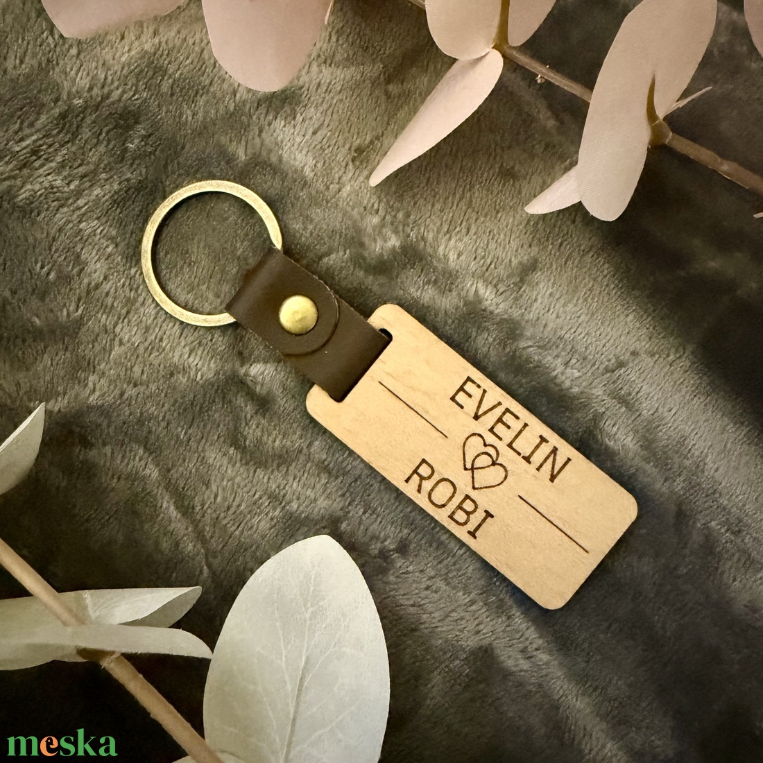 Személyre szabott páros fa kulcstartó - az összetartozás apró, mégis örök jele - táska & tok - kulcstartó & táskadísz - kulcstartó - Meska.hu