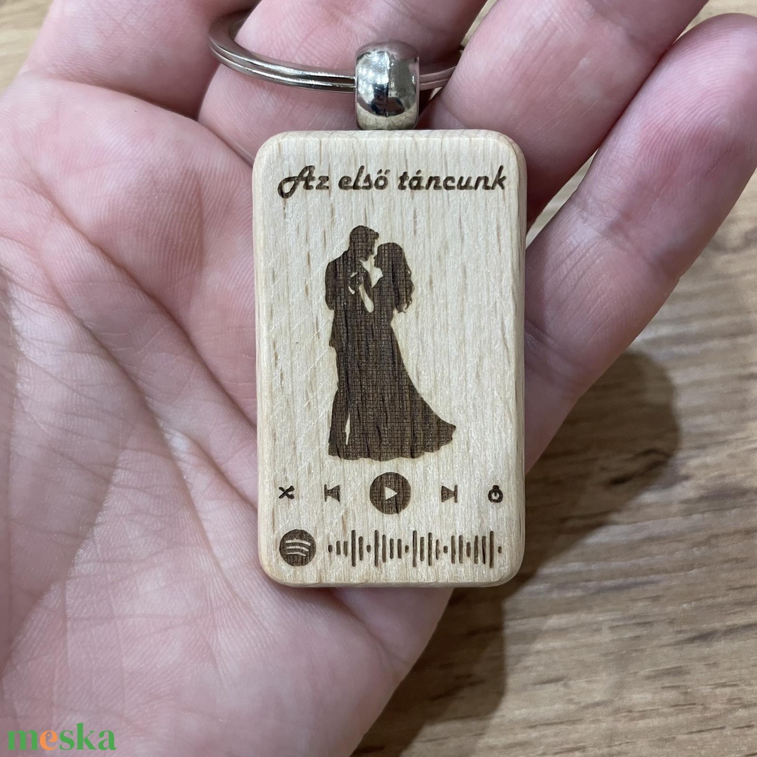 Az első táncunk � egyedi fa kulcstartó Spotify kóddal - táska & tok - kulcstartó & táskadísz - kulcstartó - Meska.hu