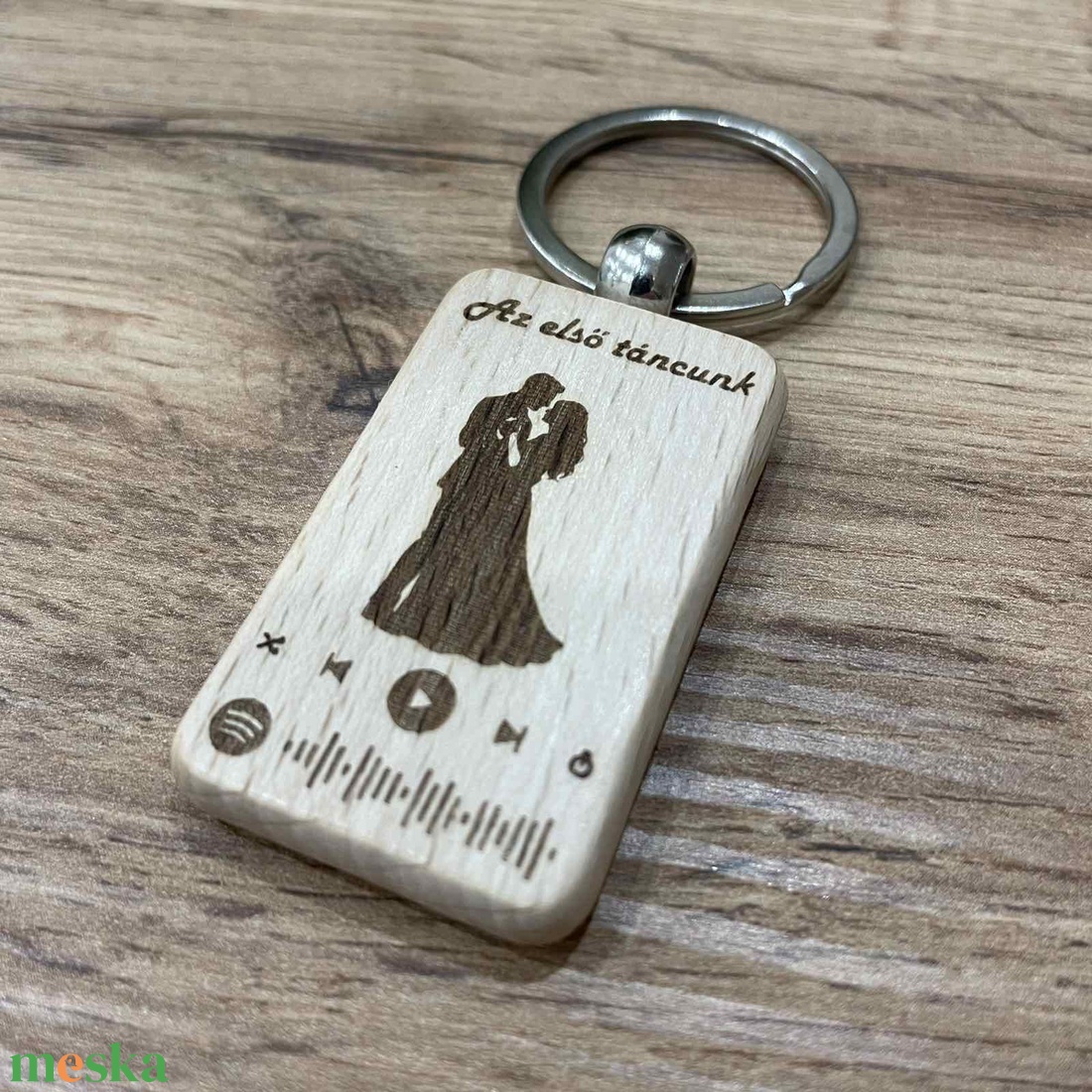 Az első táncunk � egyedi fa kulcstartó Spotify kóddal - táska & tok - kulcstartó & táskadísz - kulcstartó - Meska.hu