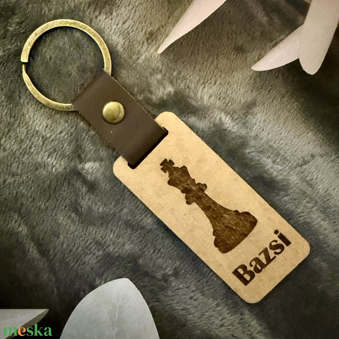 Sakkbábús egyedi fa kulcstartó névvel � Király, Királynő vagy 2 az 1-ben - táska & tok - kulcstartó & táskadísz - kulcstartó - Meska.hu