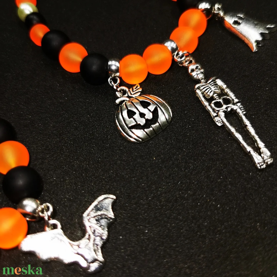 Ásványkarkötő Halloweeni szett, egy kis ősz  - ékszer - karkötő - karkötő medállal - Meska.hu