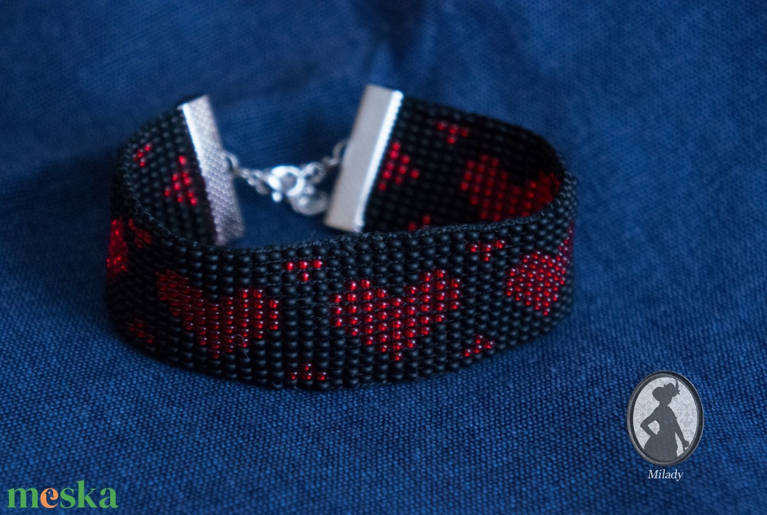 Szivek - gyöngy karkötő - ékszer - karkötő - gyöngyös karkötő - Meska.hu