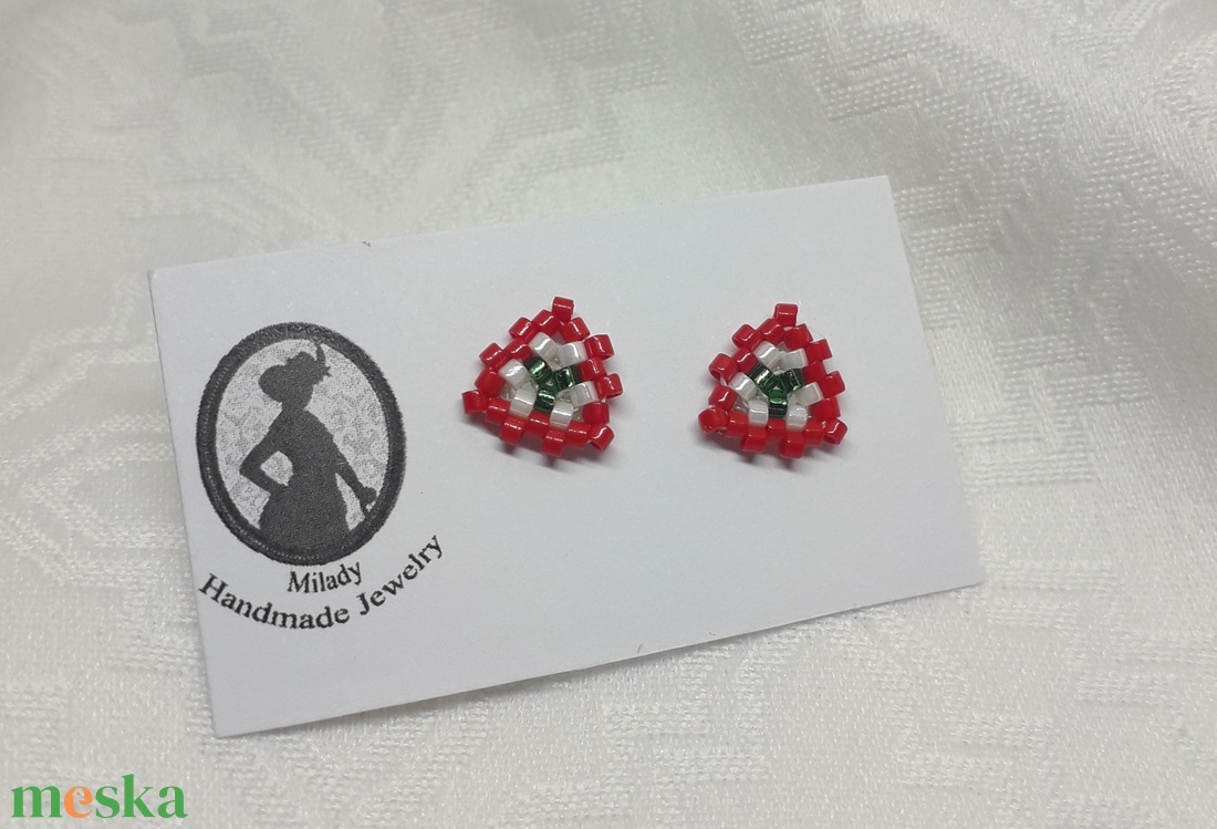 Apró kokárda bedugós fülbevalók - ékszer - fülbevaló - pötty fülbevaló - Meska.hu