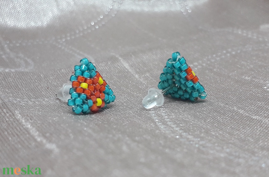 Kicsi Virágos 3D fülbevaló - ékszer - fülbevaló - pötty fülbevaló - Meska.hu Kicsi Virágos 3D fülbevaló - ékszer - fülbevaló - pötty fülbevaló - Meska.hu