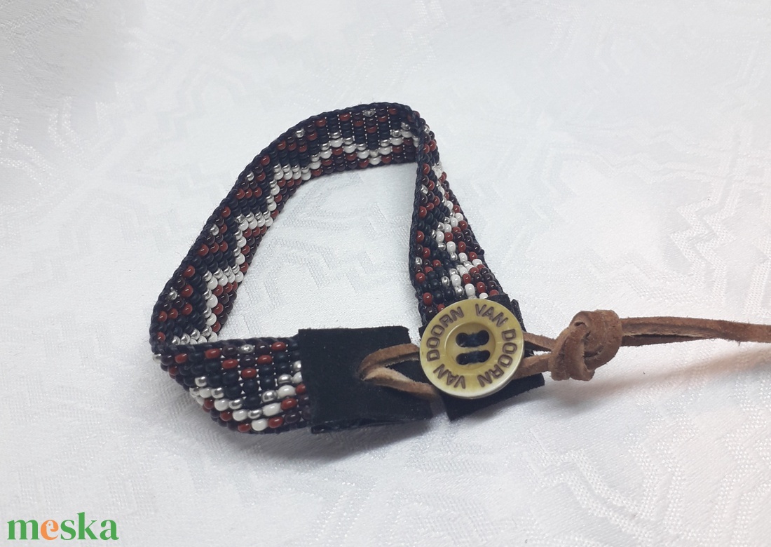 Barna mintás gyöngyszövött karkötő - ékszer - karkötő - gyöngyös karkötő - Meska.hu