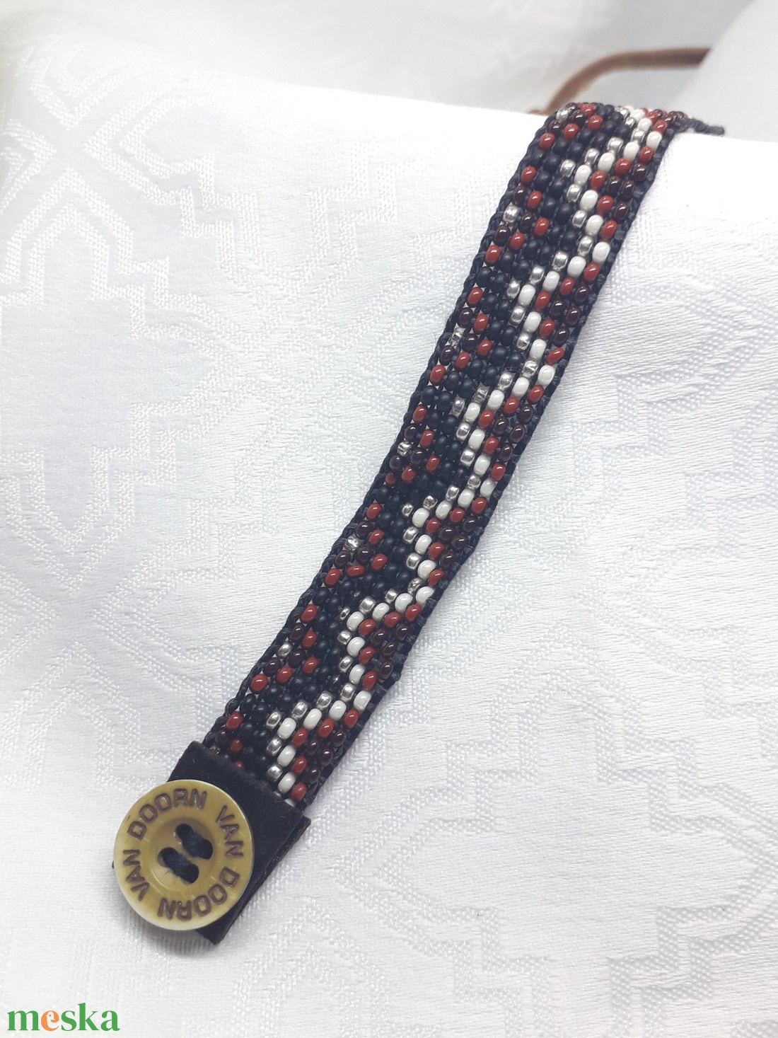 Barna mintás gyöngyszövött karkötő - ékszer - karkötő - gyöngyös karkötő - Meska.hu