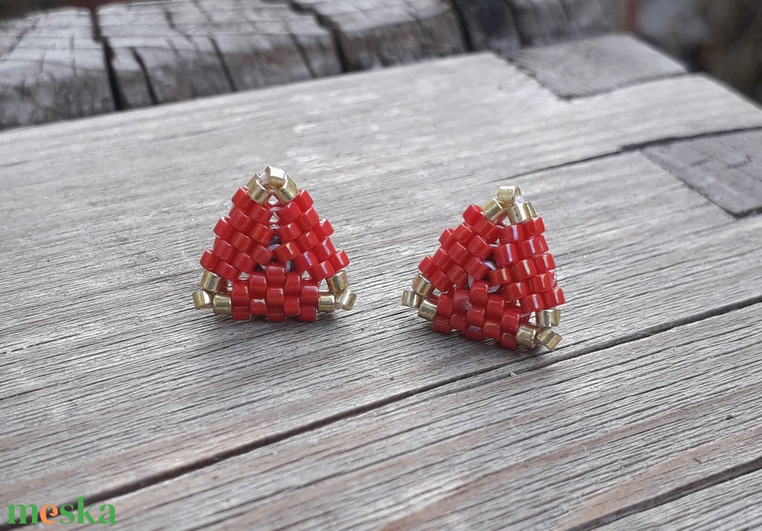 Pici elegáns 3D fülbevaló - ékszer - fülbevaló - pötty fülbevaló - Meska.hu Pici elegáns 3D fülbevaló - ékszer - fülbevaló - pötty fülbevaló - Meska.hu