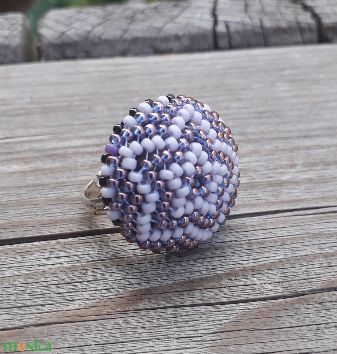 Lila csillag mintás gyűrű - ékszer - gyűrű - gyöngyös gyűrű - Meska.hu