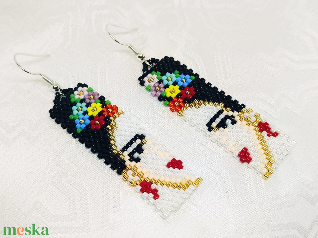 Frida Kahlo fél arc fülbevaló - ékszer - fülbevaló - lógó fülbevaló - Meska.hu