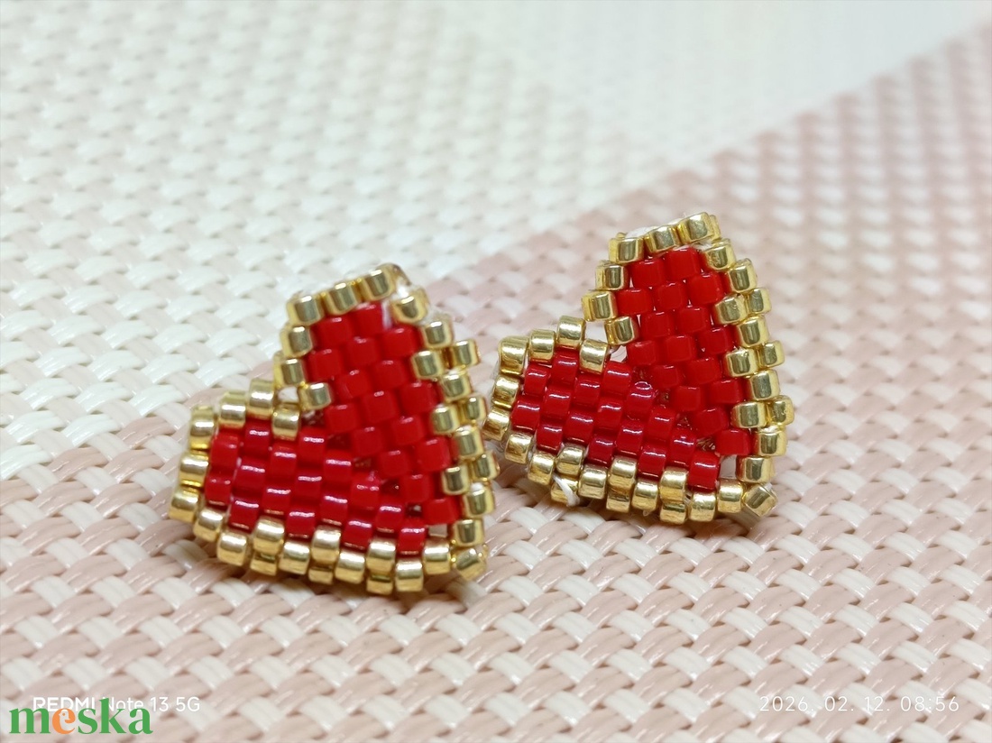 Szív alakú bedugós fülbevalók - ékszer - fülbevaló - pötty fülbevaló - Meska.hu