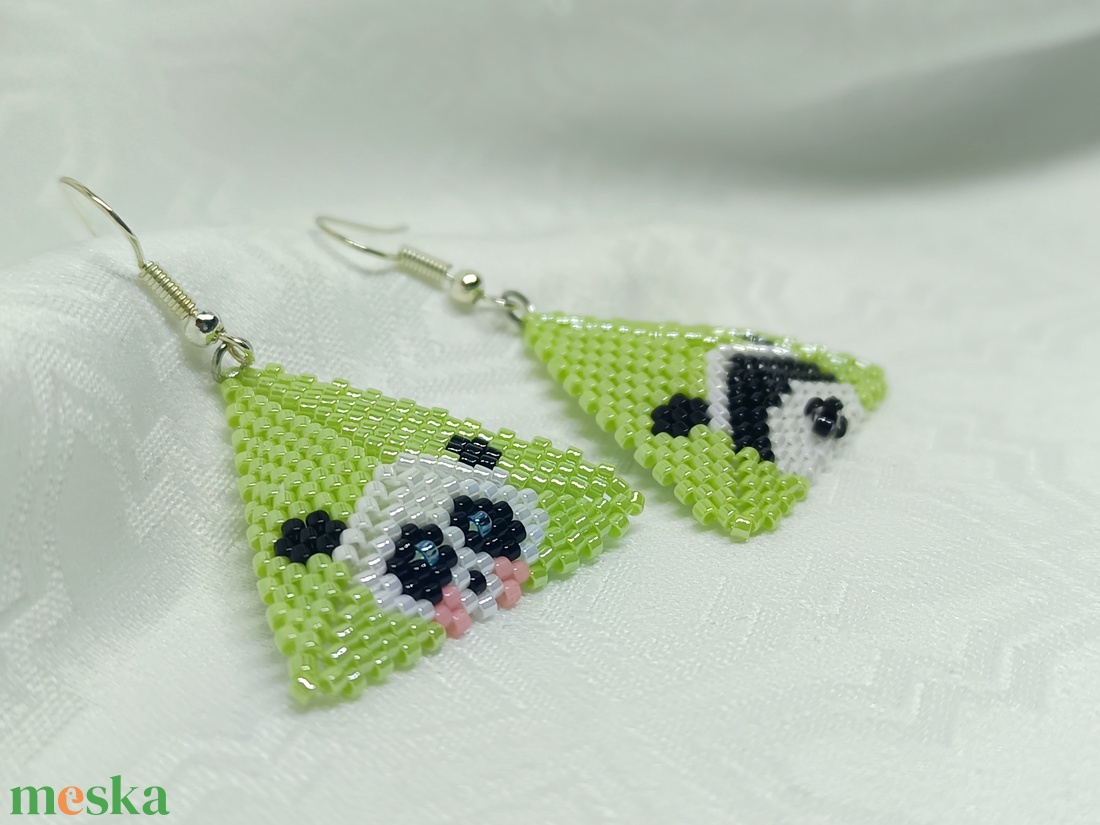 Miladys Panda felemás, háromszög fülbevaló - ékszer - fülbevaló - lógó fülbevaló - Meska.hu