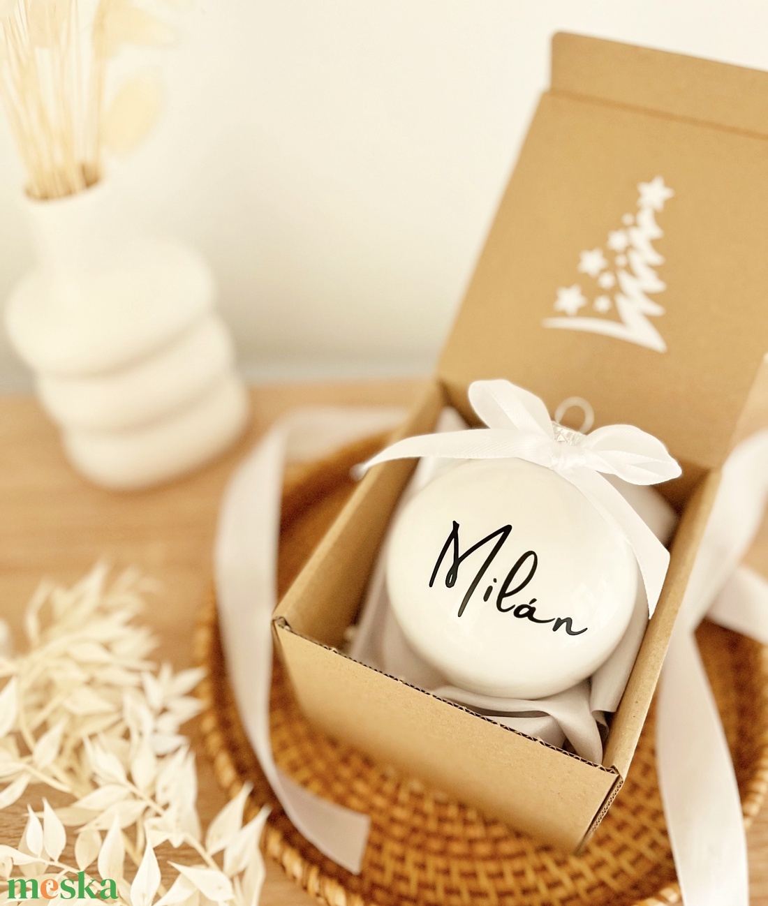 Névre szóló karácsonyi üveggömb - karácsony - karácsonyi lakásdekoráció - karácsonyfadíszek - Meska.hu