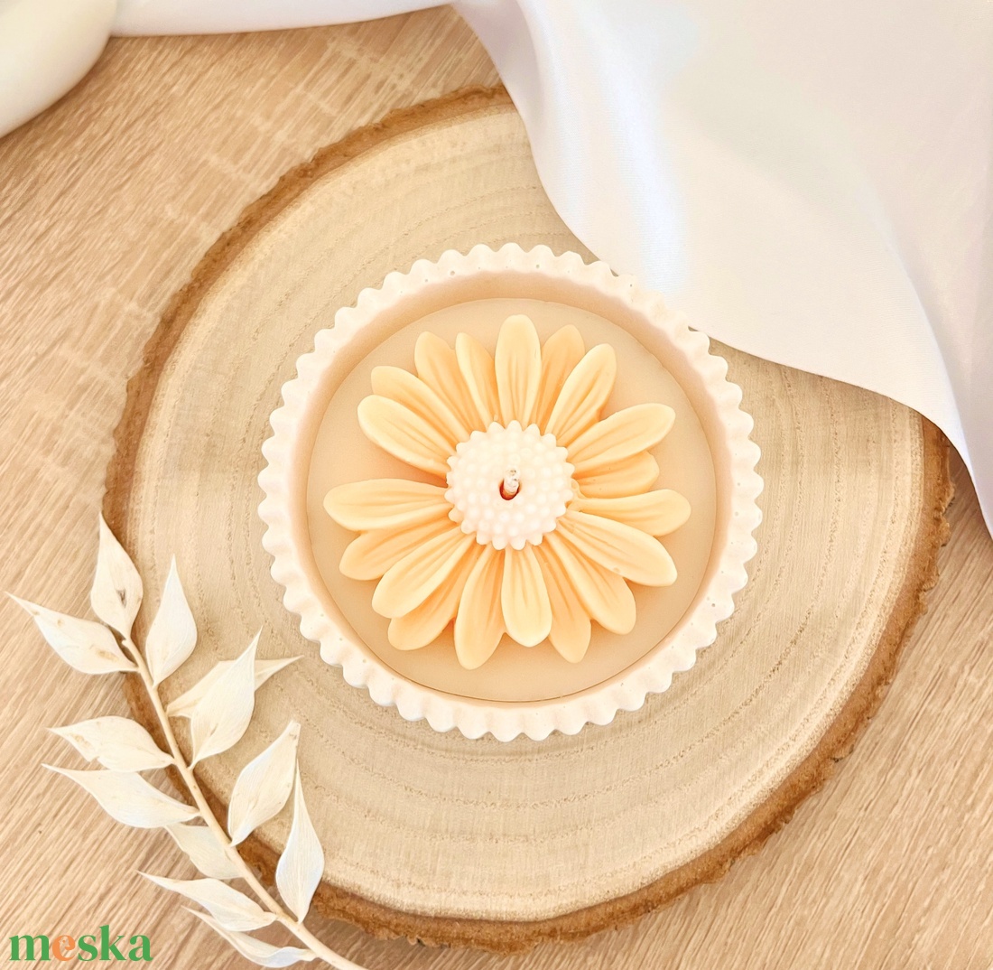 Margaréta díszítésű illatgyertya - otthon & életmód - gyertya, illat, aroma - gyertya - Meska.hu