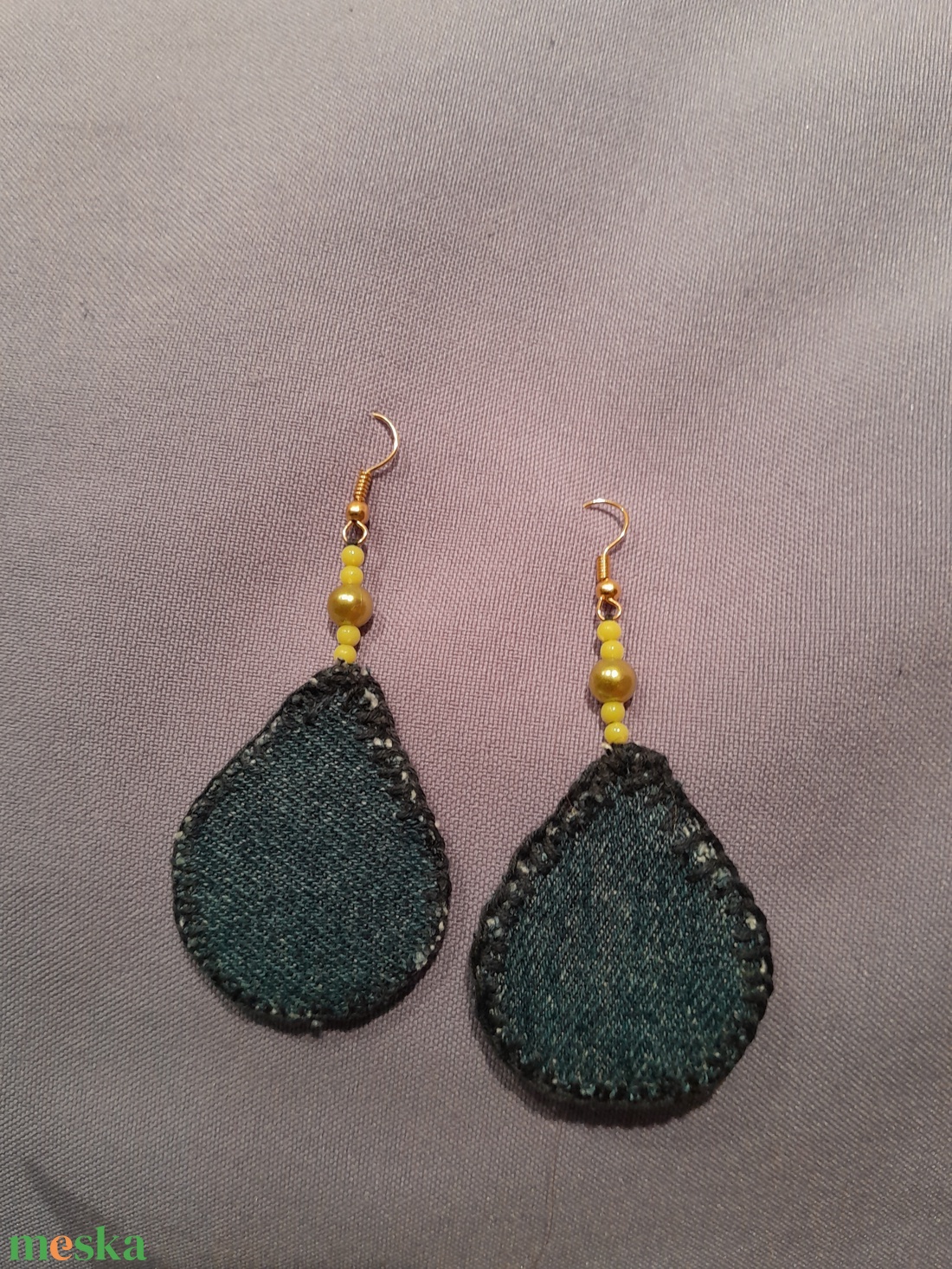 Margarétás fülbevaló - ékszer - fülbevaló - lógó fülbevaló - Meska.hu