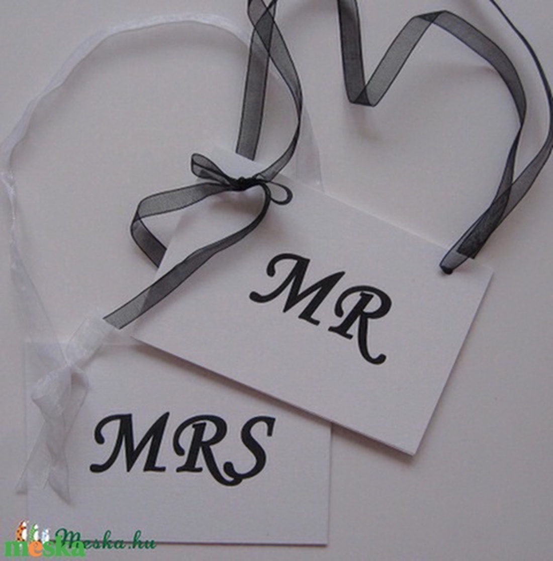 MR és MRS tábla - esküvő - dekoráció fotózáshoz - székjelölőhöz - egyedi  - esküvő - dekoráció - tábla & jelzés - Meska.hu