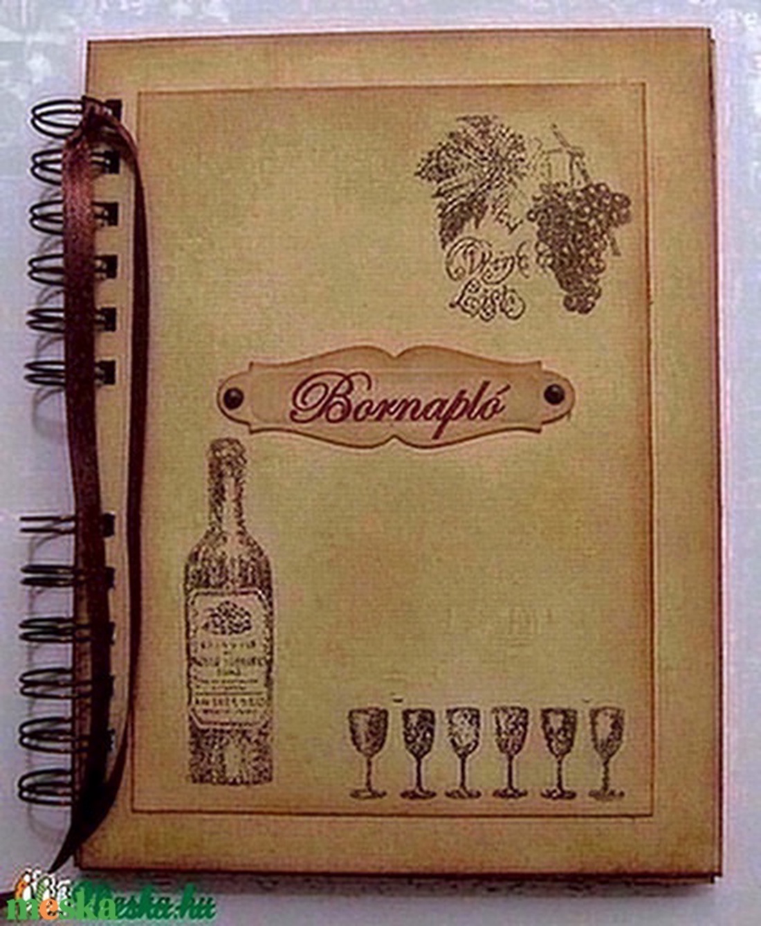 Ajándékötlet  - házassági évforduló - esküvő - eljegyzés - - Emlékmegőrző - album  - szív dombormintával -  - Meska.hu