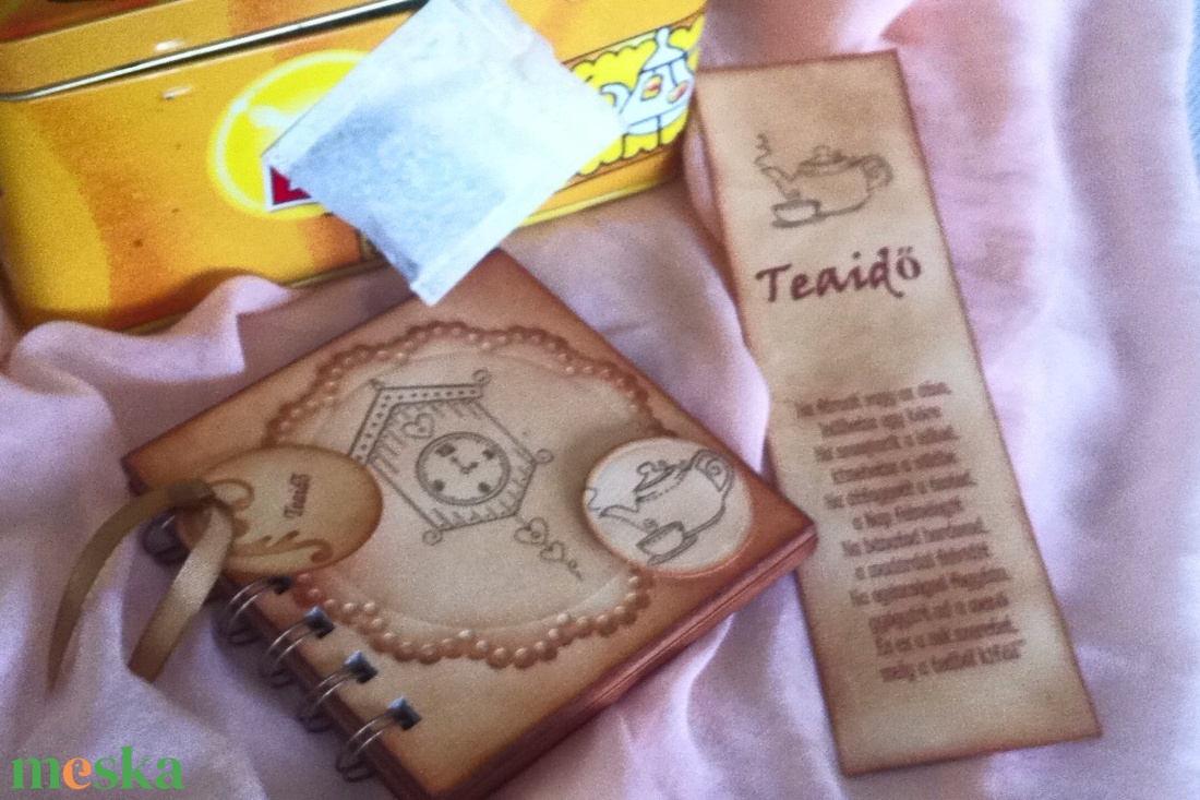 Teához - Nosztalgia idő - barátnő - rendezvényajándék - emlékmegőrzőalbum - lánybúcsúra - teaidő - együtt töltött idő - otthon & életmód - papír, írószer - album & fotóalbum - Meska.hu Teához - Nosztalgia idő - barátnő - rendezvényajándék - emlékmegőrzőalbum - lánybúcsúra - teaidő - együtt töltött idő - otthon & életmód - papír, írószer - album & fotóalbum - Meska.hu