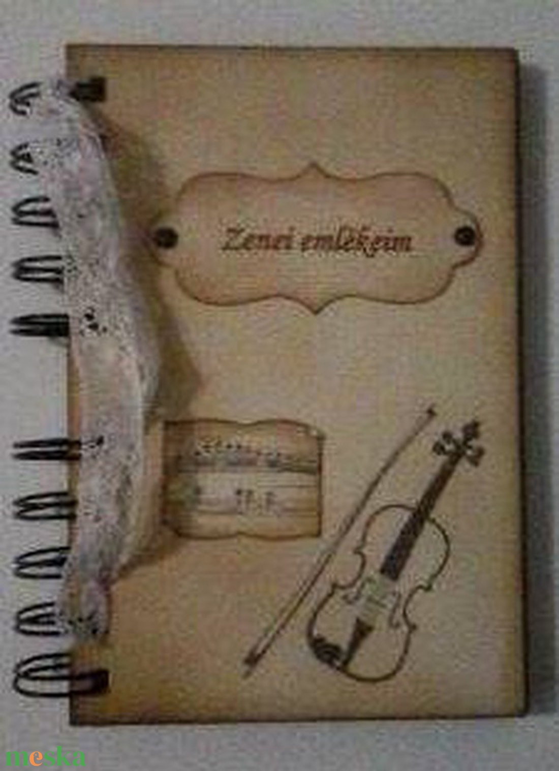Zeneiskolás vagyok - Album - hegedű - emlékmegőrző - csoportajándék - rendezvényajándék - zenekedvelőnek - egyedi - otthon & lakás - papír írószer - album & fotóalbum - Meska.hu Zeneiskolás vagyok - Album - hegedű - emlékmegőrző - csoportajándék - rendezvényajándék - zenekedvelőnek - egyedi - otthon & lakás - papír írószer - album & fotóalbum - Meska.hu