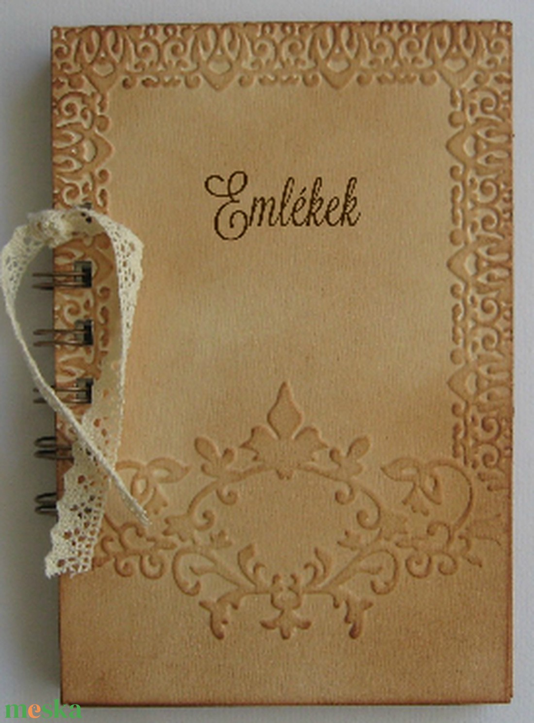 Emlékalbum - sokféle domborminta közül választható borítólappal -  - Meska.hu