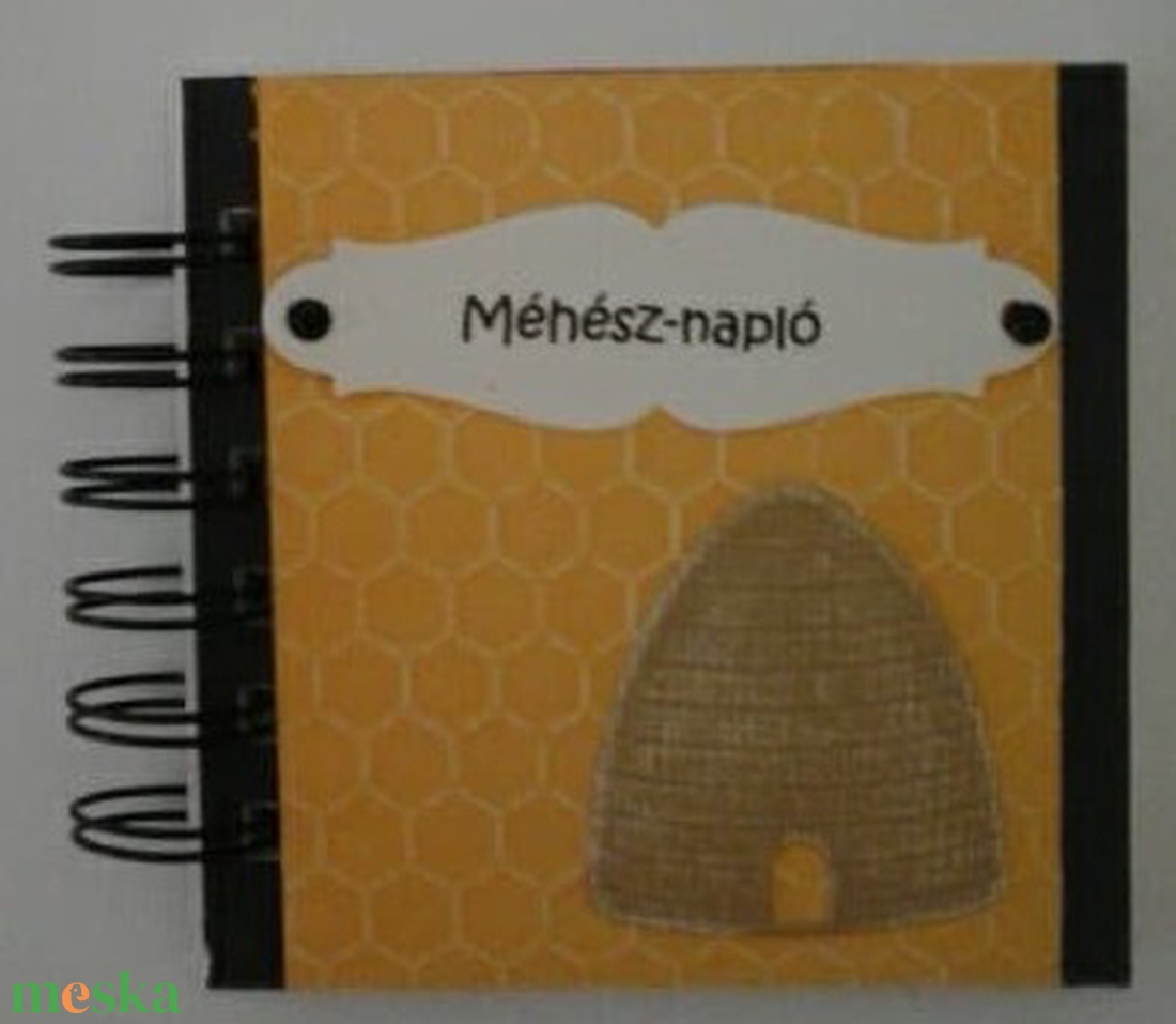 Méhes - mézes jegyzetek -napló -óvodai méhecske csoport - sárga-fekete - emlék - méhész-ajándék - életút - örök emlék - otthon & életmód - papír, írószer - jegyzetfüzet & napló - Meska.hu Méhes - mézes jegyzetek -napló -óvodai méhecske csoport - sárga-fekete - emlék - méhész-ajándék - életút - örök emlék - otthon & életmód - papír, írószer - jegyzetfüzet & napló - Meska.hu