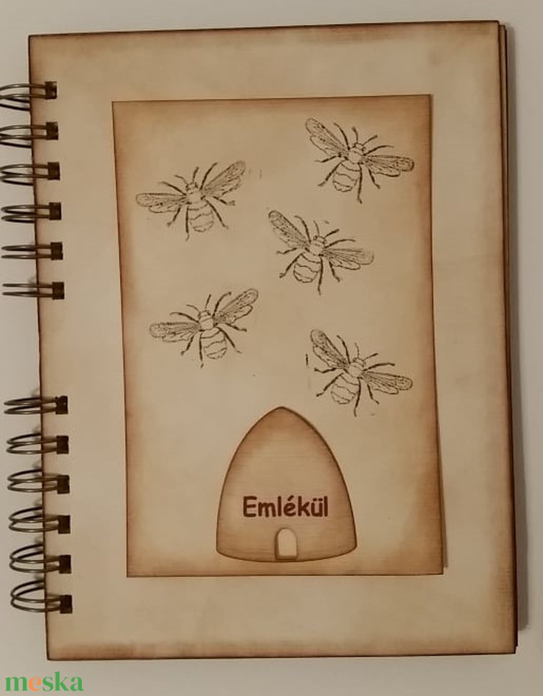 Méhész album - méhész emlékei - fényképek - emlékmegőrző album - születésnap - hobbym - Méhecske csoport - ovis ballagás - otthon & életmód - papír, írószer - album & fotóalbum - Meska.hu Méhész album - méhész emlékei - fényképek - emlékmegőrző album - születésnap - hobbym - Méhecske csoport - ovis ballagás - otthon & életmód - papír, írószer - album & fotóalbum - Meska.hu