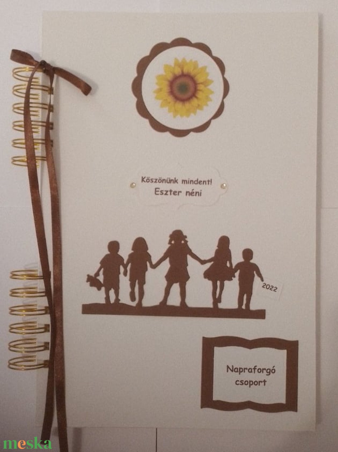 Napraforgó csoport - Jó volt itt óvodásnak lenni - Óvodából iskolába - ballagási album - óvónéni - búcsúajándék-emlék - otthon & életmód - papír, írószer - album & fotóalbum - Meska.hu Napraforgó csoport - Jó volt itt óvodásnak lenni - Óvodából iskolába - ballagási album - óvónéni - búcsúajándék-emlék - otthon & életmód - papír, írószer - album & fotóalbum - Meska.hu