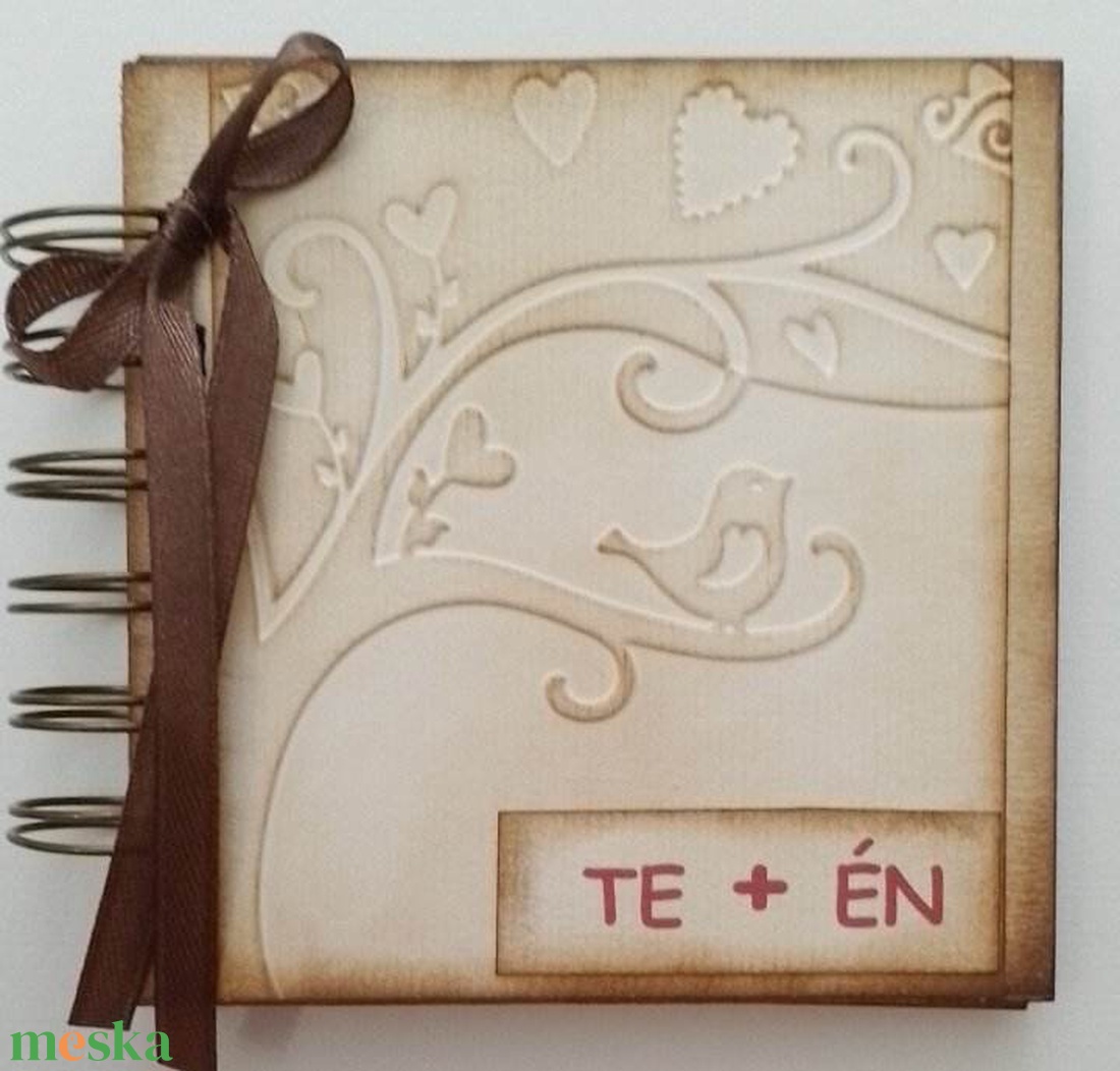 Album .......hogy egy nap emlékeit örökké őrízhesd - eljegyzés - esküvő - a legszebb nap - Valentin nap - évforduló - otthon & életmód - papír, írószer - album & fotóalbum - Meska.hu Album .......hogy egy nap emlékeit örökké őrízhesd - eljegyzés - esküvő - a legszebb nap - Valentin nap - évforduló - otthon & életmód - papír, írószer - album & fotóalbum - Meska.hu