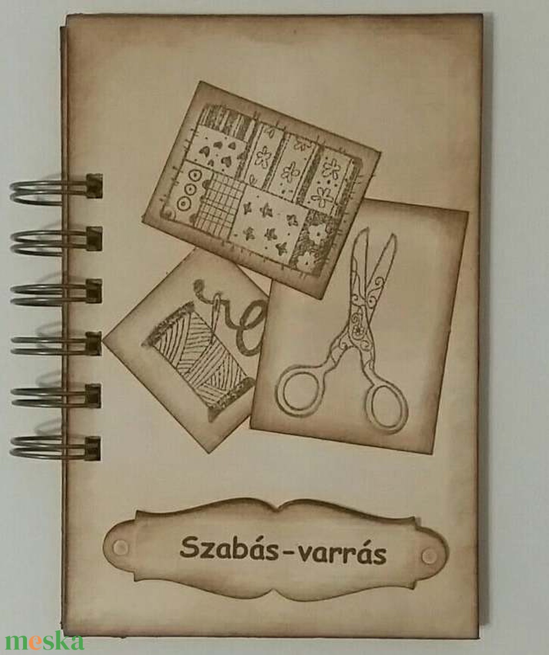 Ajándékötlet a varrást kedvelőknek - foltvarrás -patwork- emléklap - rendezvény - találkozó - kiállítás ajándéka 2 - otthon & életmód - papír, írószer - album & fotóalbum - Meska.hu Ajándékötlet a varrást kedvelőknek - foltvarrás -patwork- emléklap - rendezvény - találkozó - kiállítás ajándéka 2 - otthon & életmód - papír, írószer - album & fotóalbum - Meska.hu